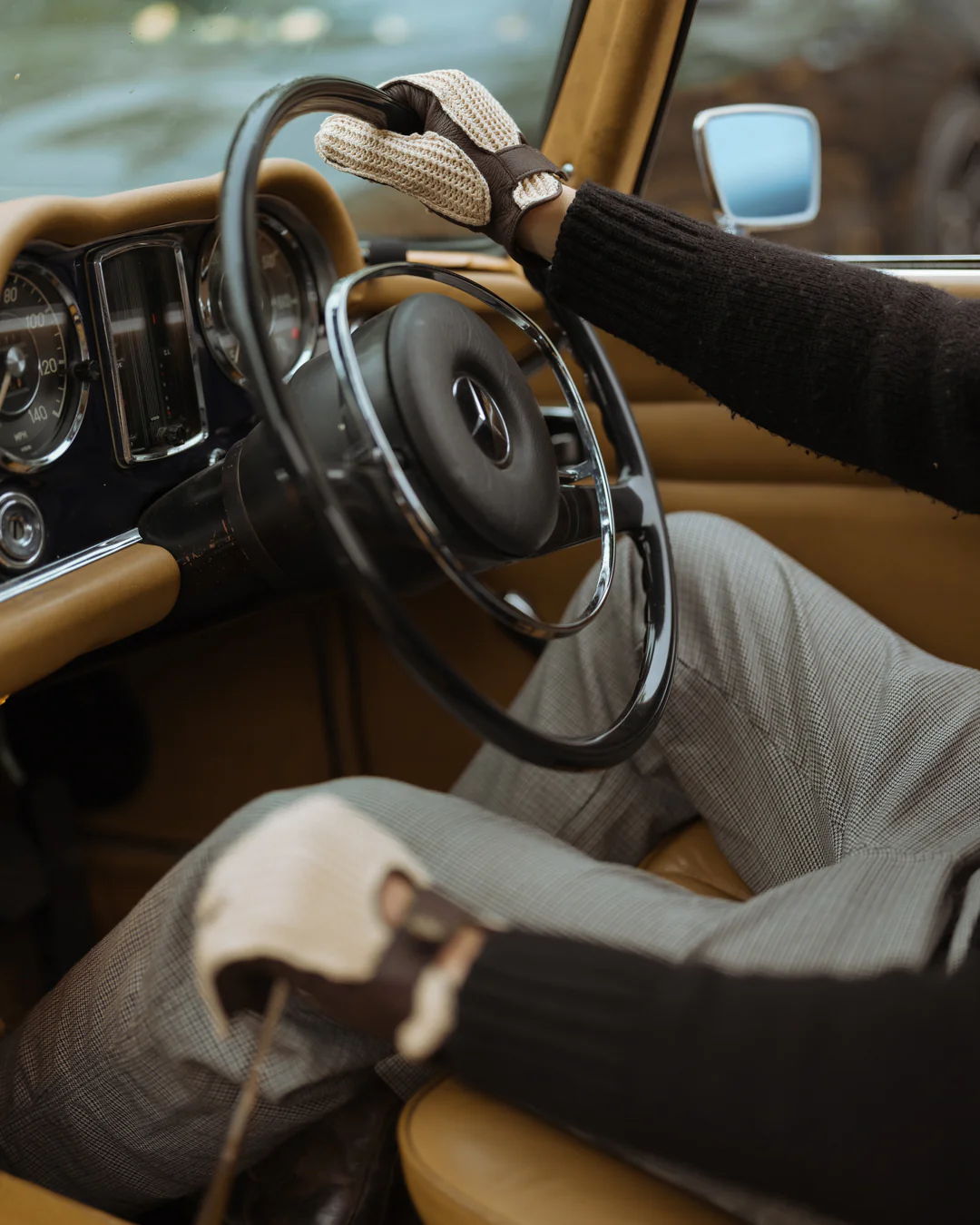 Deerskin Leather String Back Driving Gloves - Image 13