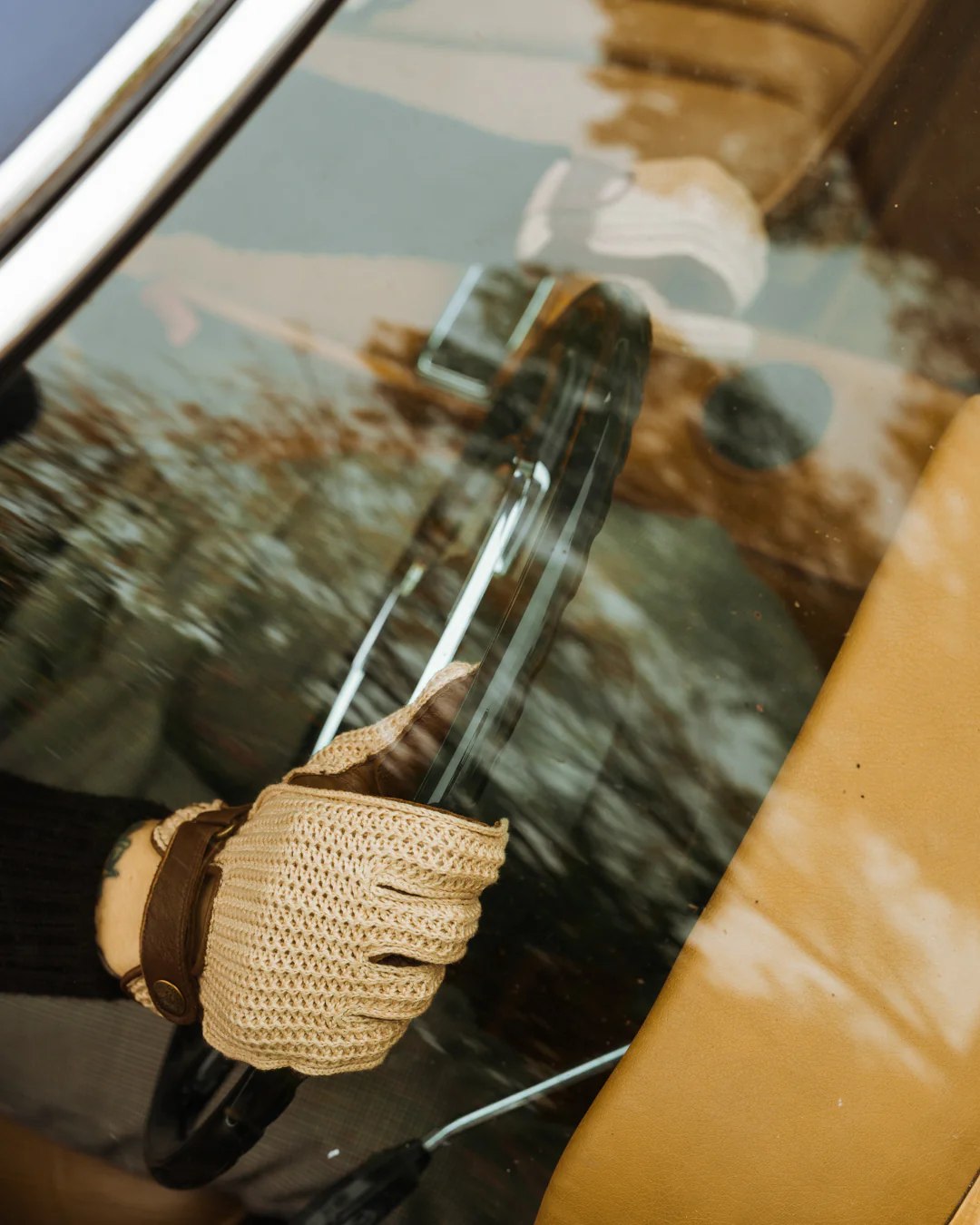 Deerskin Leather String Back Driving Gloves - Image 3
