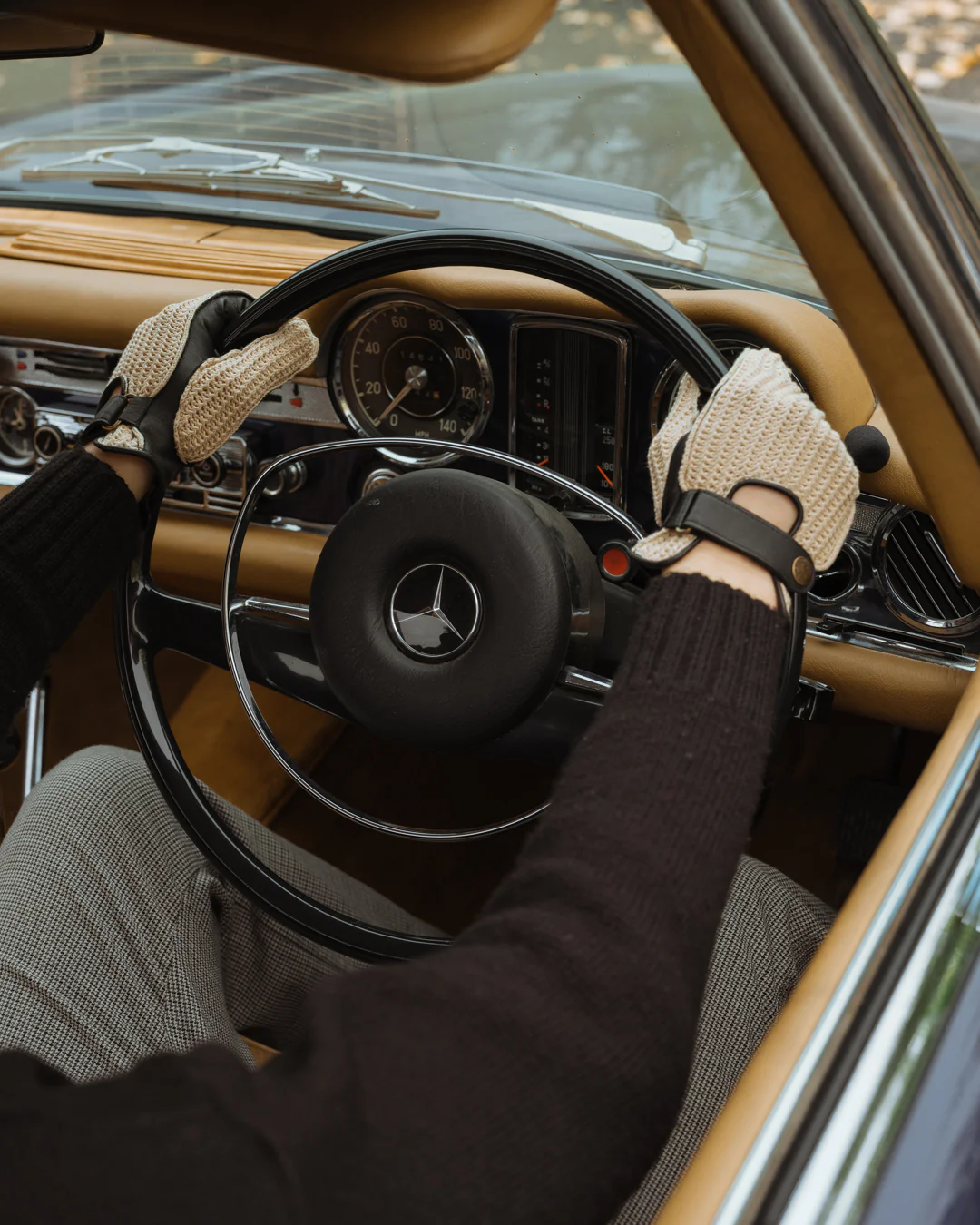 Deerskin Leather String Back Driving Gloves - Image 9