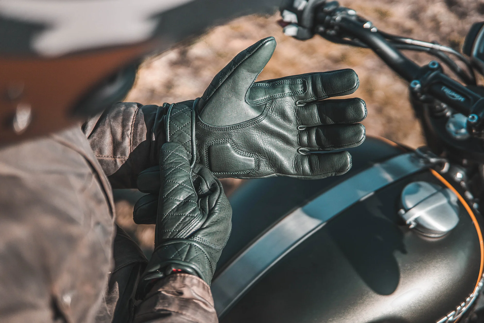 Short Cuff Bobber Gloves - Image 34
