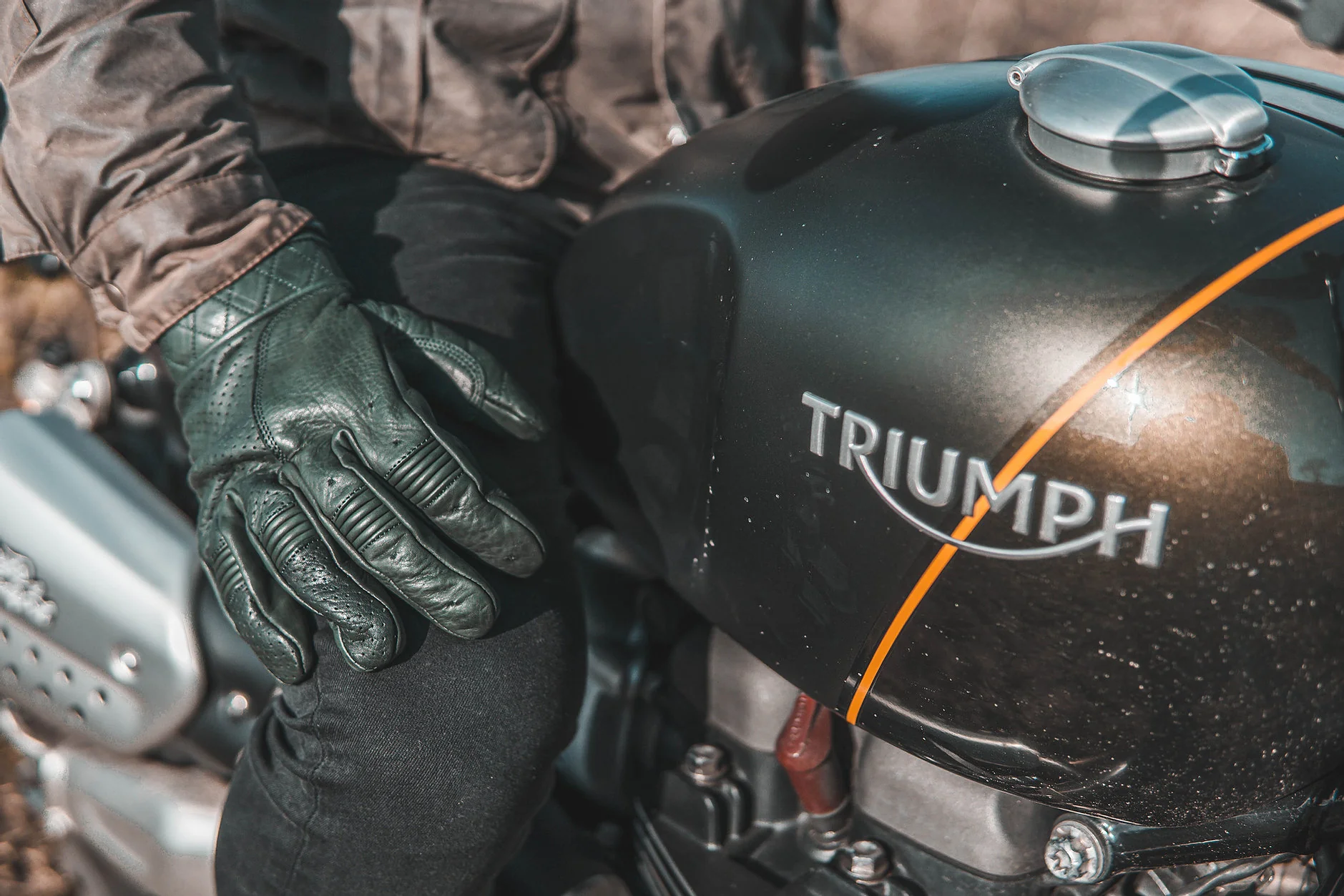Short Cuff Bobber Gloves - Image 36