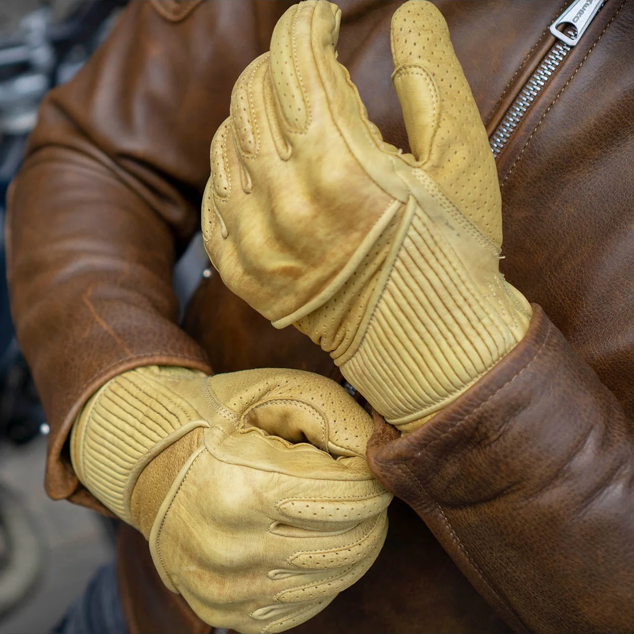 Silk Lined Viceroy Gloves - Image 12