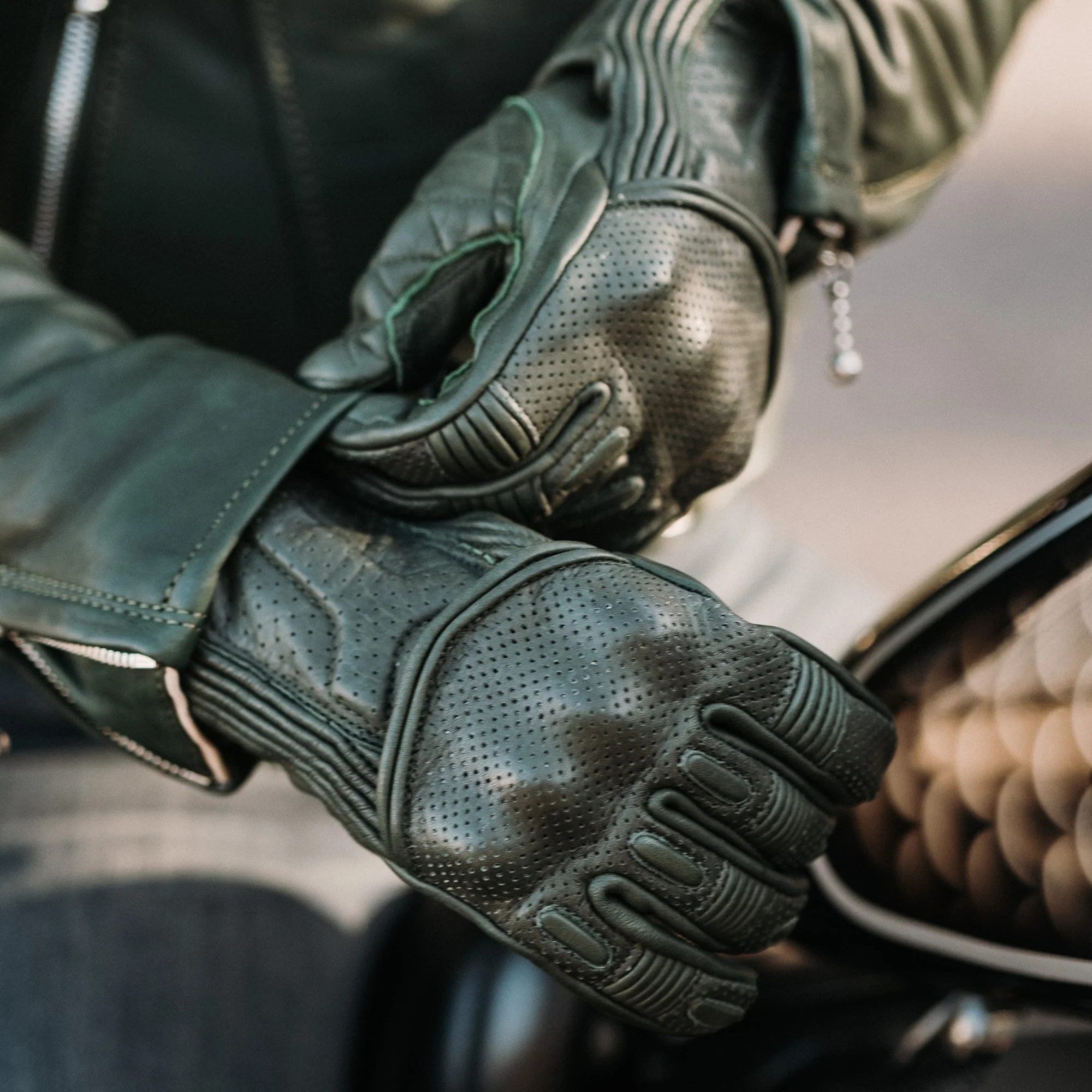 Silk Lined Predator Gloves - Image 12