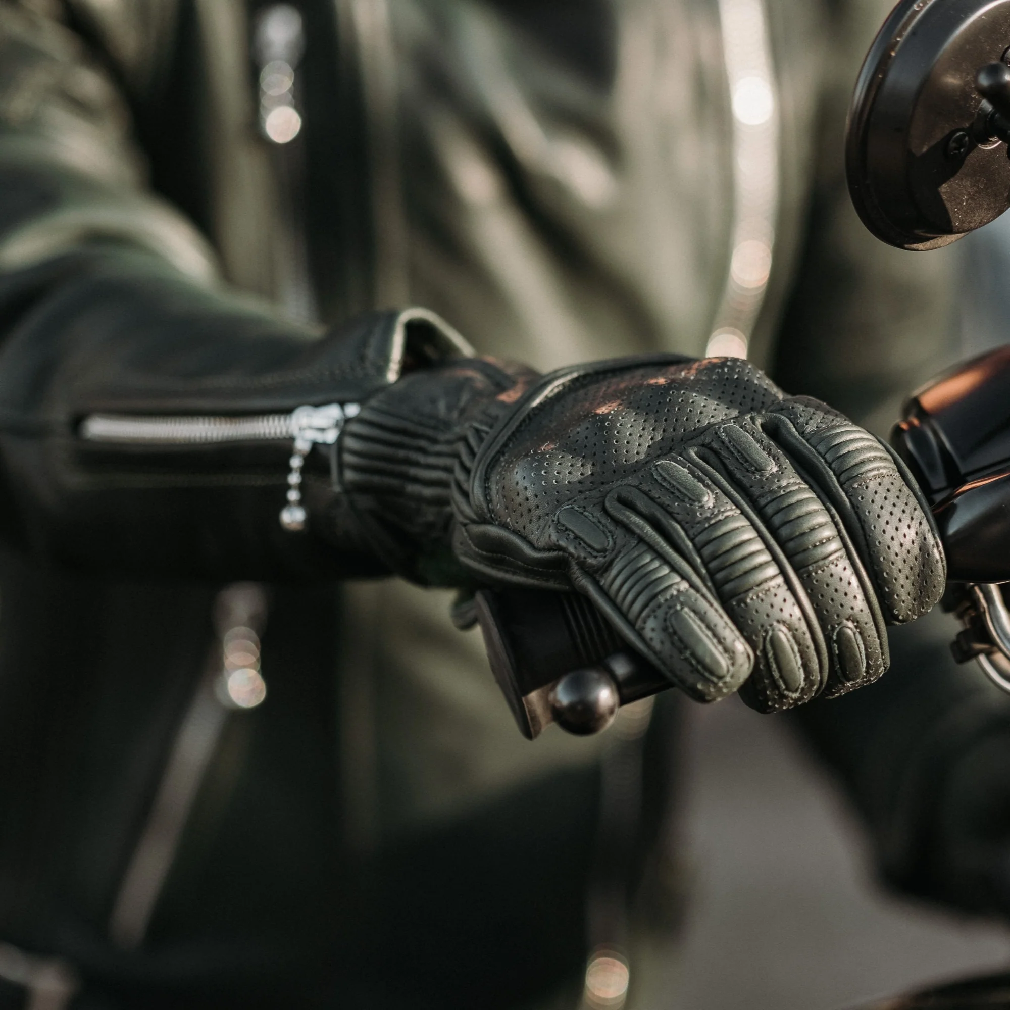 Silk Lined Predator Gloves - Image 15