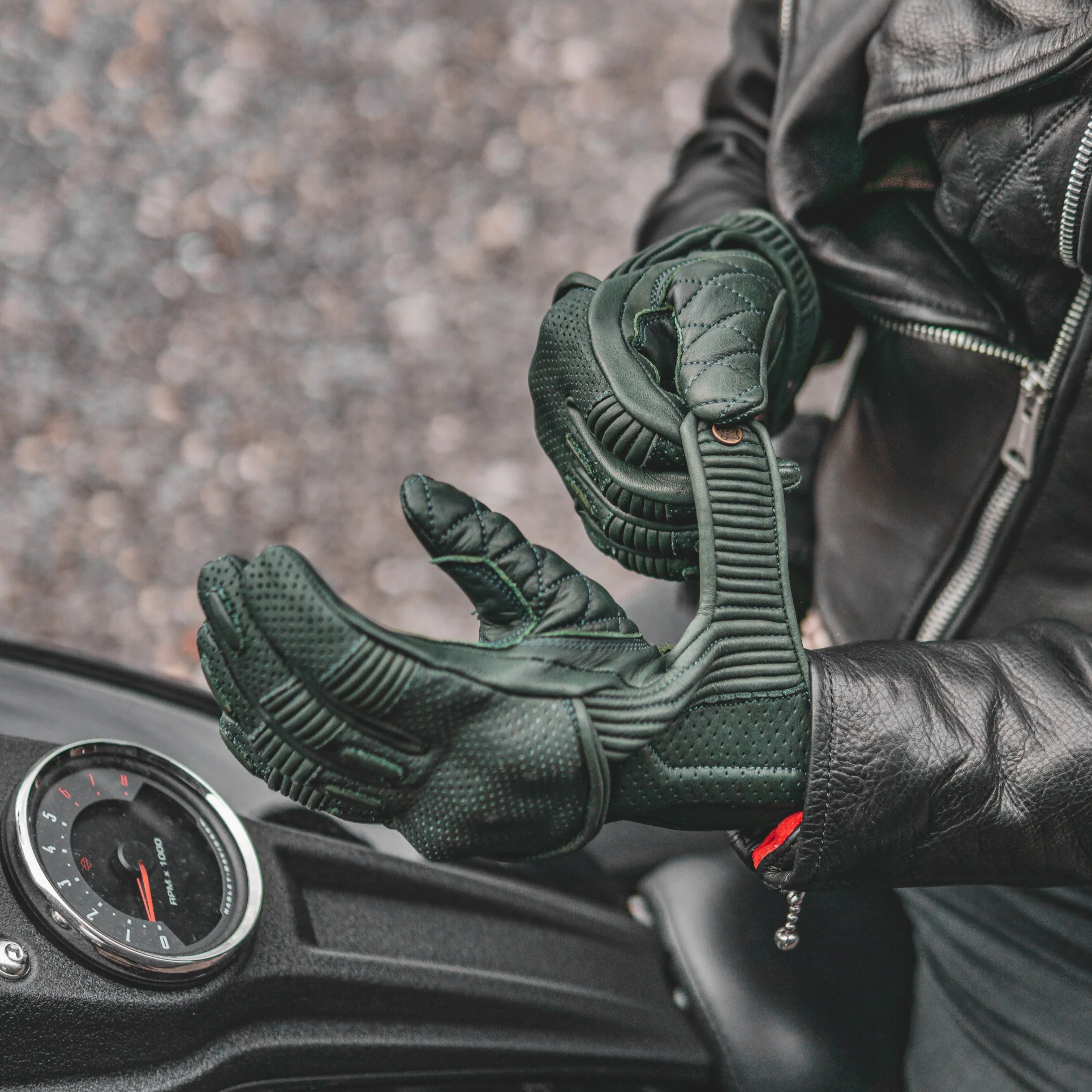 Silk Lined Predator Gloves - Image 17