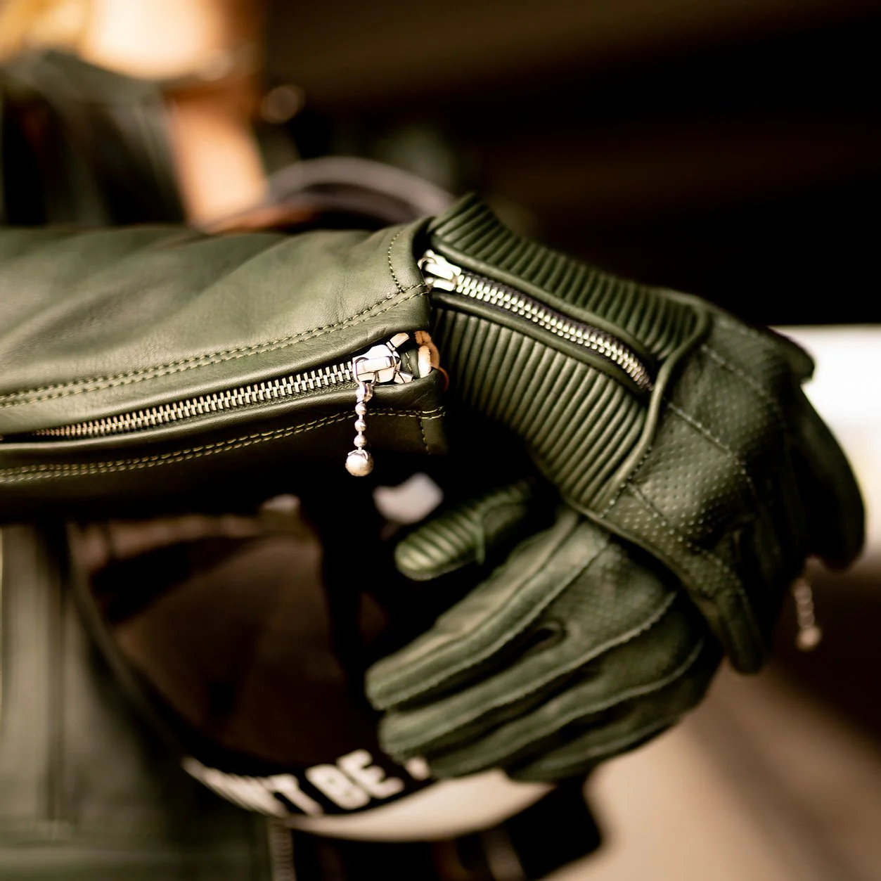 Silk Lined Raptor Gloves - Image 8